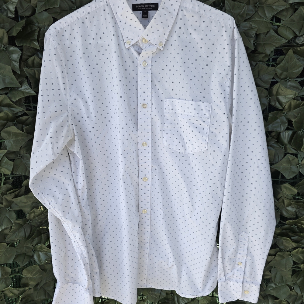 Banana Republic Men’s White Micro-Print Button-Down Shirt